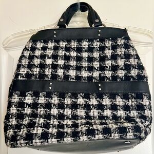 DONALD J PLINER SATCHEL
DOCTOR’S BAG HANDBAG
TWEED & LEATHER EXTERIOR